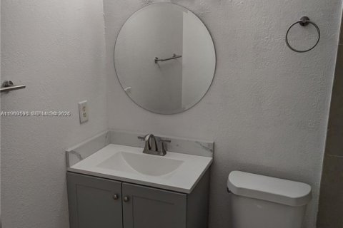 House in Sunrise, Florida 2 bedrooms, 169.18 sq.m. № 2030323 - photo 6