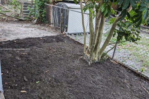 House in Sunrise, Florida 2 bedrooms, 169.18 sq.m. № 2030323 - photo 12