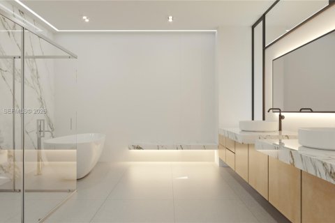 House in North Bay Village, Florida 5 bedrooms, 409.7 sq.m. № 2041069 - photo 4