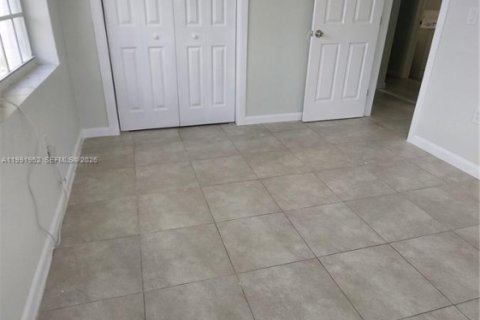 Villa ou maison à louer à Miami, Floride: 3 chambres, 110.27 m2 № 2055773 - photo 7