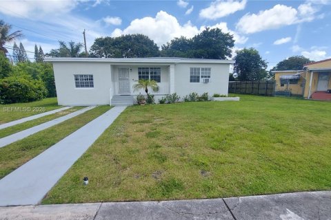 Villa ou maison à louer à Miami, Floride: 3 chambres, 110.27 m2 № 2055773 - photo 2