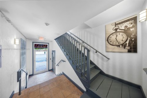 Condo in Miami Beach, Florida, 1 bedroom  № 1924798 - photo 4