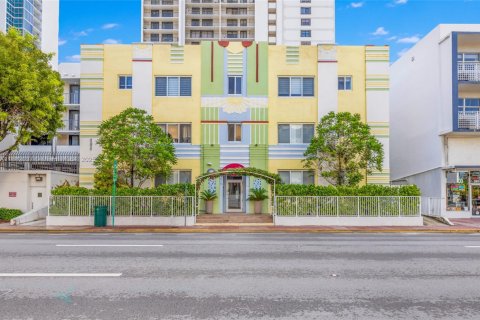 Condo in Miami Beach, Florida, 1 bedroom  № 1924798 - photo 22