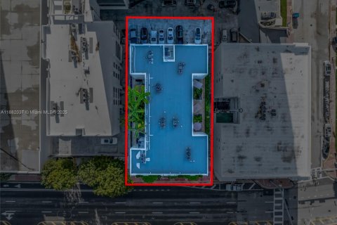 Condo in Miami Beach, Florida, 1 bedroom  № 1924798 - photo 21