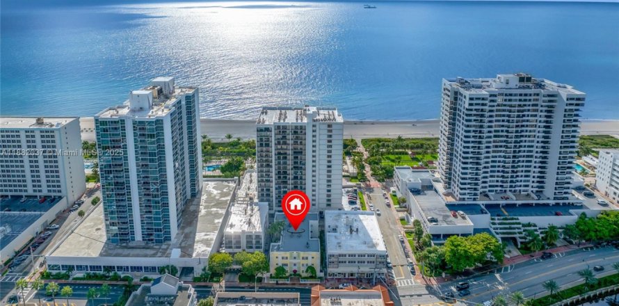 Condo in Miami Beach, Florida, 1 bedroom № 1924798