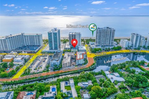Condo in Miami Beach, Florida, 1 bedroom  № 1924798 - photo 2