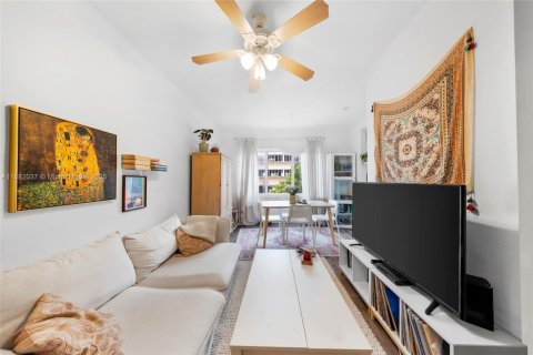 Condo in Miami Beach, Florida, 1 bedroom  № 1924798 - photo 7