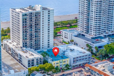 Condo in Miami Beach, Florida, 1 bedroom  № 1924798 - photo 23