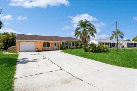 Villa ou maison à vendre à Port Charlotte, Floride: 3 chambres, 122.63 m2 № 1326813 - photo 1