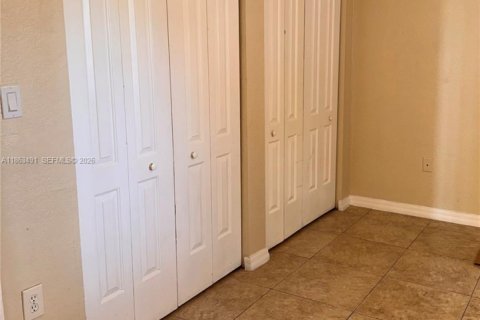 Снять в аренду виллу или дом в Майами, Флорида 3 спальни, 195.47м2, № 1921471 - фото 13