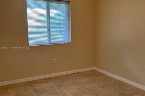 Villa ou maison à louer à Miami, Floride: 3 chambres, 195.47 m2 № 1921471 - photo 7