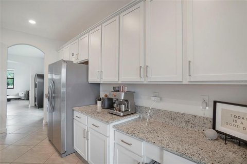 House in LORRAINE LAKES in Bradenton, Florida 5 bedrooms, 302.58 sq.m. № 2238182 - photo 14