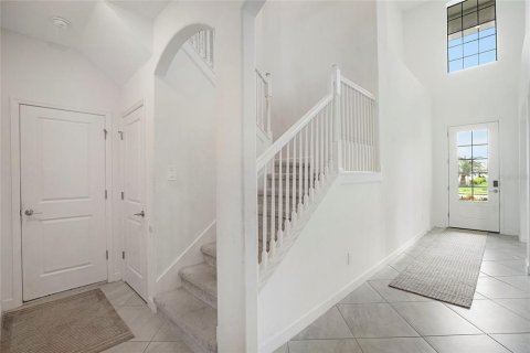 House in LORRAINE LAKES in Bradenton, Florida 5 bedrooms, 302.58 sq.m. № 2238182 - photo 8