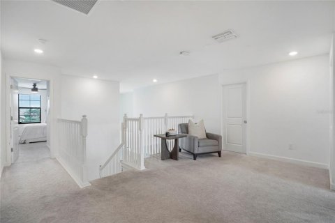 House in LORRAINE LAKES in Bradenton, Florida 5 bedrooms, 302.58 sq.m. № 2238182 - photo 28