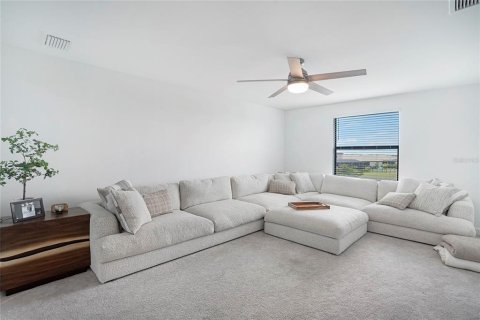 House in LORRAINE LAKES in Bradenton, Florida 5 bedrooms, 302.58 sq.m. № 2238182 - photo 27