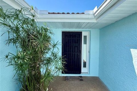 Casa en venta en Port Richey, Florida, 2 dormitorios, 147.9 m2 № 2221625 - foto 3