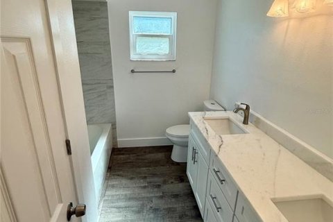 Casa en venta en Port Richey, Florida, 2 dormitorios, 147.9 m2 № 2221625 - foto 4