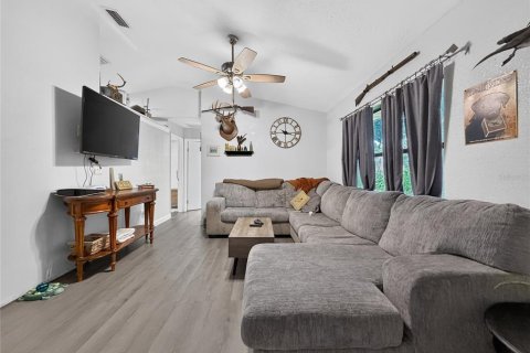 House in Ocklawaha, Florida 3 bedrooms, 117.52 sq.m. № 2236143 - photo 9