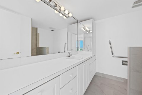 Copropriété à vendre à Fort Lauderdale, Floride: 2 chambres, 130.06 m2 № 2413057 - photo 10