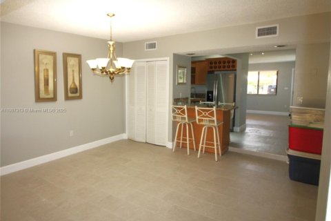 Снять в аренду виллу или дом в Майами, Флорида 3 спальни, 157.75м2, № 1964033 - фото 8