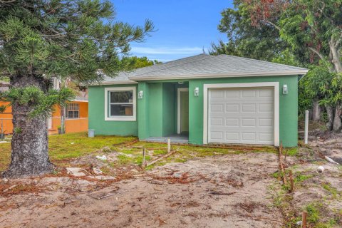 Casa en venta en St. Lucie, Florida, 3 dormitorios, 125.42 m2 № 2177094 - foto 2