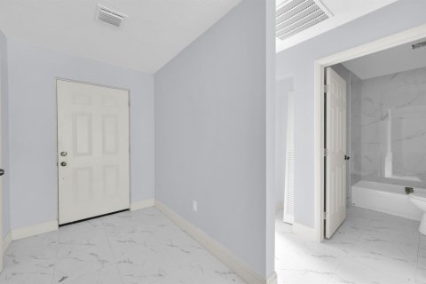 Casa en venta en St. Lucie, Florida, 3 dormitorios, 125.42 m2 № 2177094 - foto 5