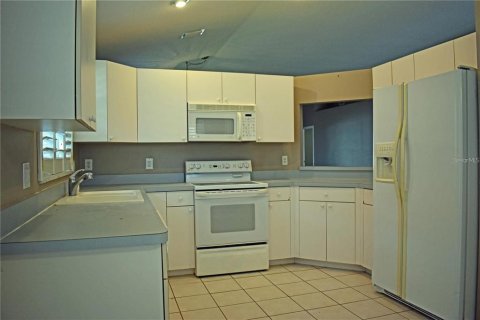 Villa ou maison à louer à Spring Hill, Floride: 3 chambres, 156.82 m2 № 2102384 - photo 7