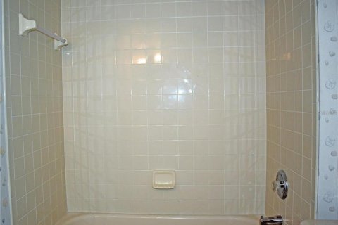 Villa ou maison à louer à Spring Hill, Floride: 3 chambres, 156.82 m2 № 2102384 - photo 24