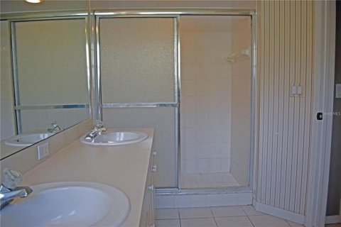 Villa ou maison à louer à Spring Hill, Floride: 3 chambres, 156.82 m2 № 2102384 - photo 17