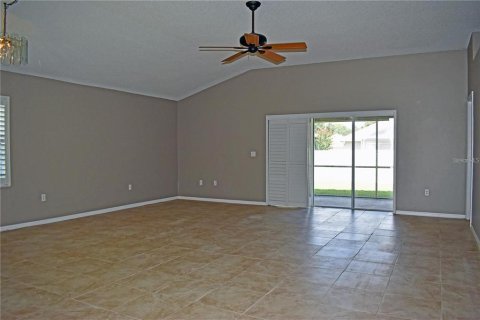 Villa ou maison à louer à Spring Hill, Floride: 3 chambres, 156.82 m2 № 2102384 - photo 9