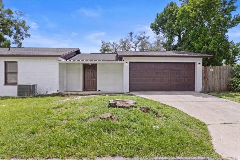 House in Tampa, Florida 5 bedrooms, 181.07 sq.m. № 2344652 - photo 2