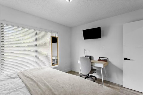 House in Tampa, Florida 5 bedrooms, 181.07 sq.m. № 2344652 - photo 13
