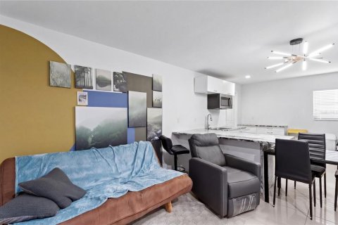House in Tampa, Florida 5 bedrooms, 181.07 sq.m. № 2344652 - photo 20