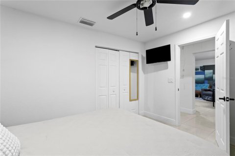 House in Tampa, Florida 5 bedrooms, 181.07 sq.m. № 2344652 - photo 26
