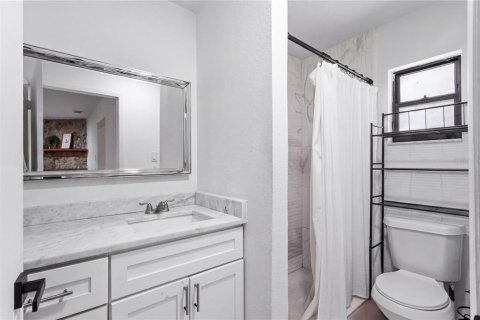 House in Tampa, Florida 5 bedrooms, 181.07 sq.m. № 2344652 - photo 24