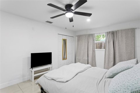 House in Tampa, Florida 5 bedrooms, 181.07 sq.m. № 2344652 - photo 22
