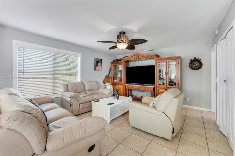 Villa ou maison à vendre à Lake Worth, Floride: 4 chambres, 184.32 m2 № 1968074 - photo 28