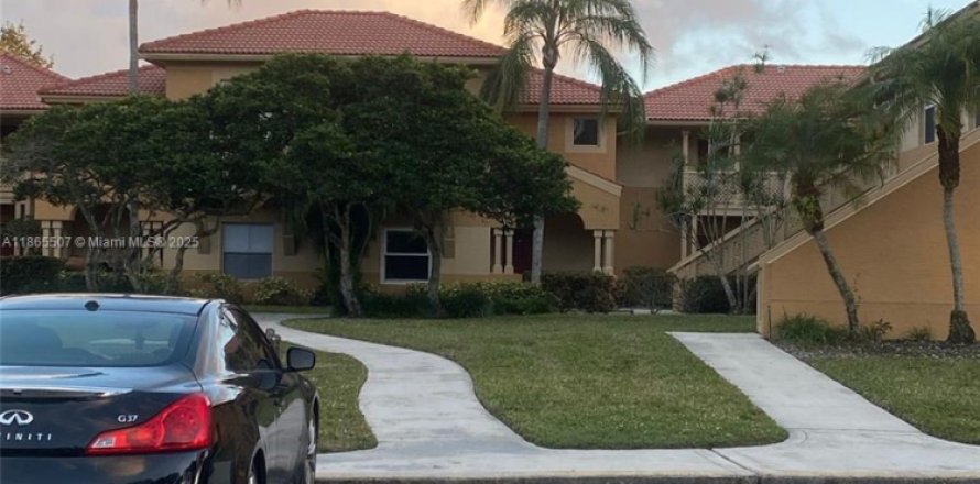 Condo in West Palm Beach, Florida, 2 bedrooms № 1920377