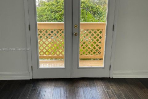 Condo in West Palm Beach, Florida, 2 bedrooms № 1920377 - photo 10