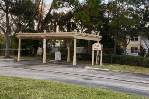 Condo in West Palm Beach, Florida, 2 bedrooms № 1920377 - photo 5