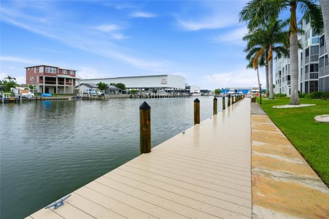 Condominio en venta en Saint Petersburg, Florida, 3 dormitorios, 139.35 m2 № 2288091 - foto 24