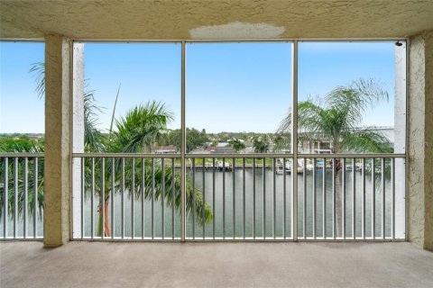 Condominio en venta en Saint Petersburg, Florida, 3 dormitorios, 139.35 m2 № 2288091 - foto 19