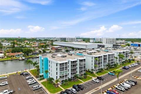 Condominio en venta en Saint Petersburg, Florida, 3 dormitorios, 139.35 m2 № 2288091 - foto 30