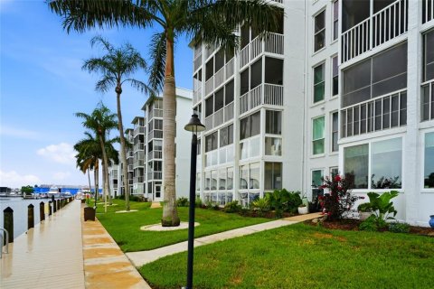 Condominio en venta en Saint Petersburg, Florida, 3 dormitorios, 139.35 m2 № 2288091 - foto 26