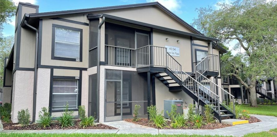 Condominio en Tampa, Florida, 2 dormitorios № 1832650