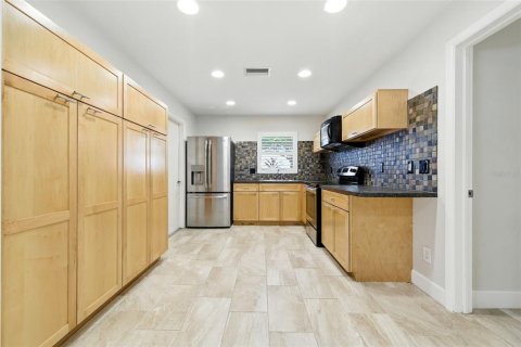 Villa ou maison à vendre à Clearwater, Floride: 3 chambres, 121.05 m2 № 1884096 - photo 10