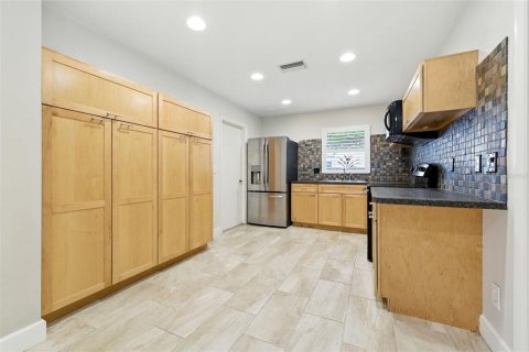 Villa ou maison à vendre à Clearwater, Floride: 3 chambres, 121.05 m2 № 1884096 - photo 11