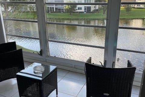Copropriété à louer à Coconut Creek, Floride: 2 chambres, 107.49 m2 № 996203 - photo 1
