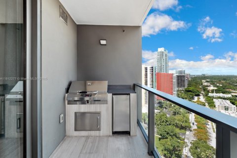 Condo in Miami, Florida, 2 bedrooms № 2082319 - photo 13