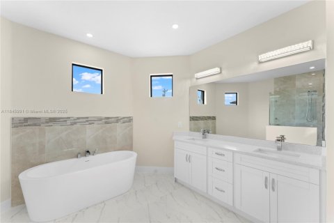 Casa en venta en Lehigh Acres, Florida, 3 dormitorios, 173.82 m2 № 1842833 - foto 15